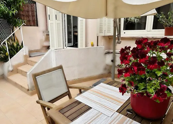 Perfectly Located Place Апартаменты